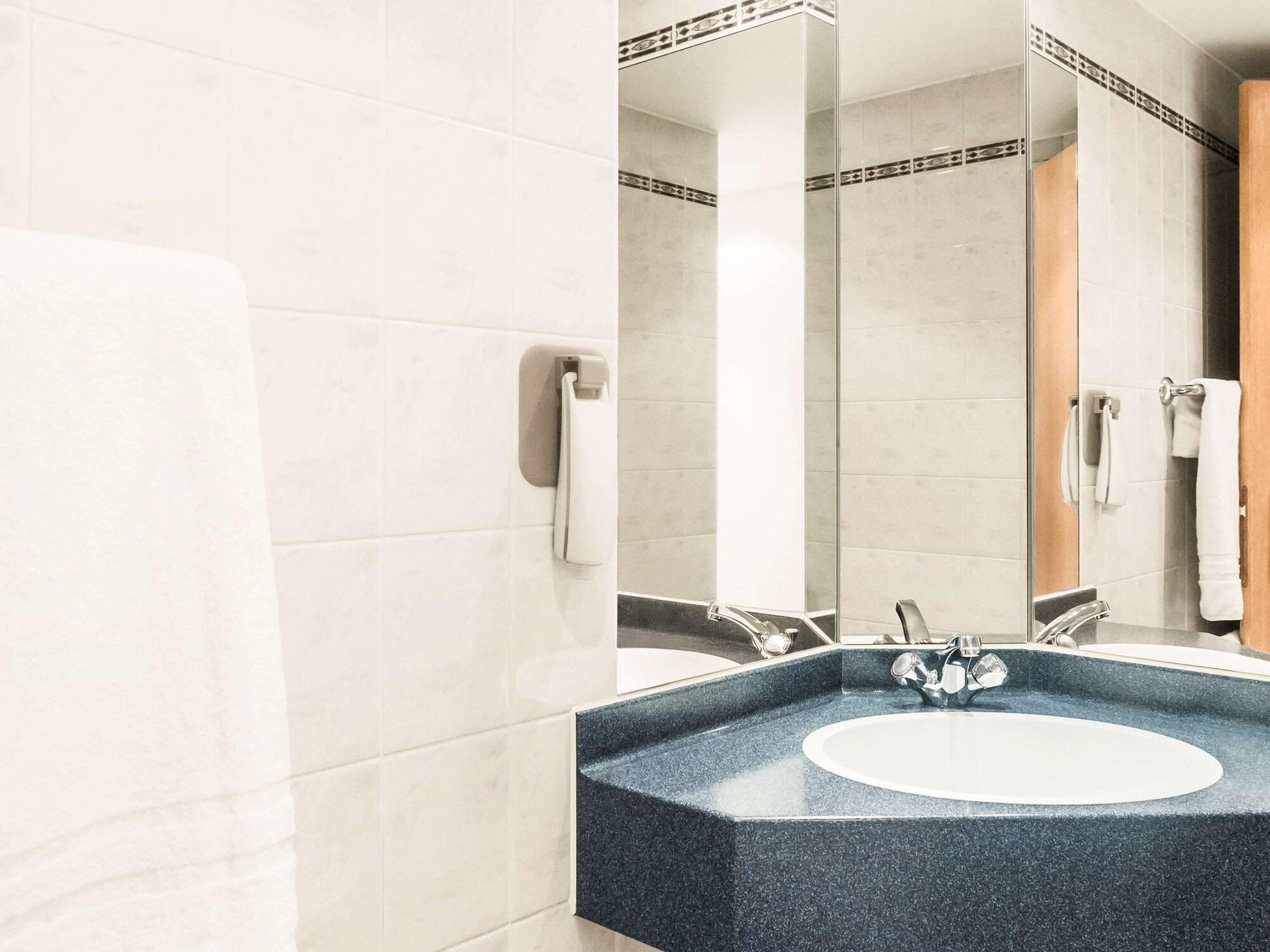 Ibis East - 2*