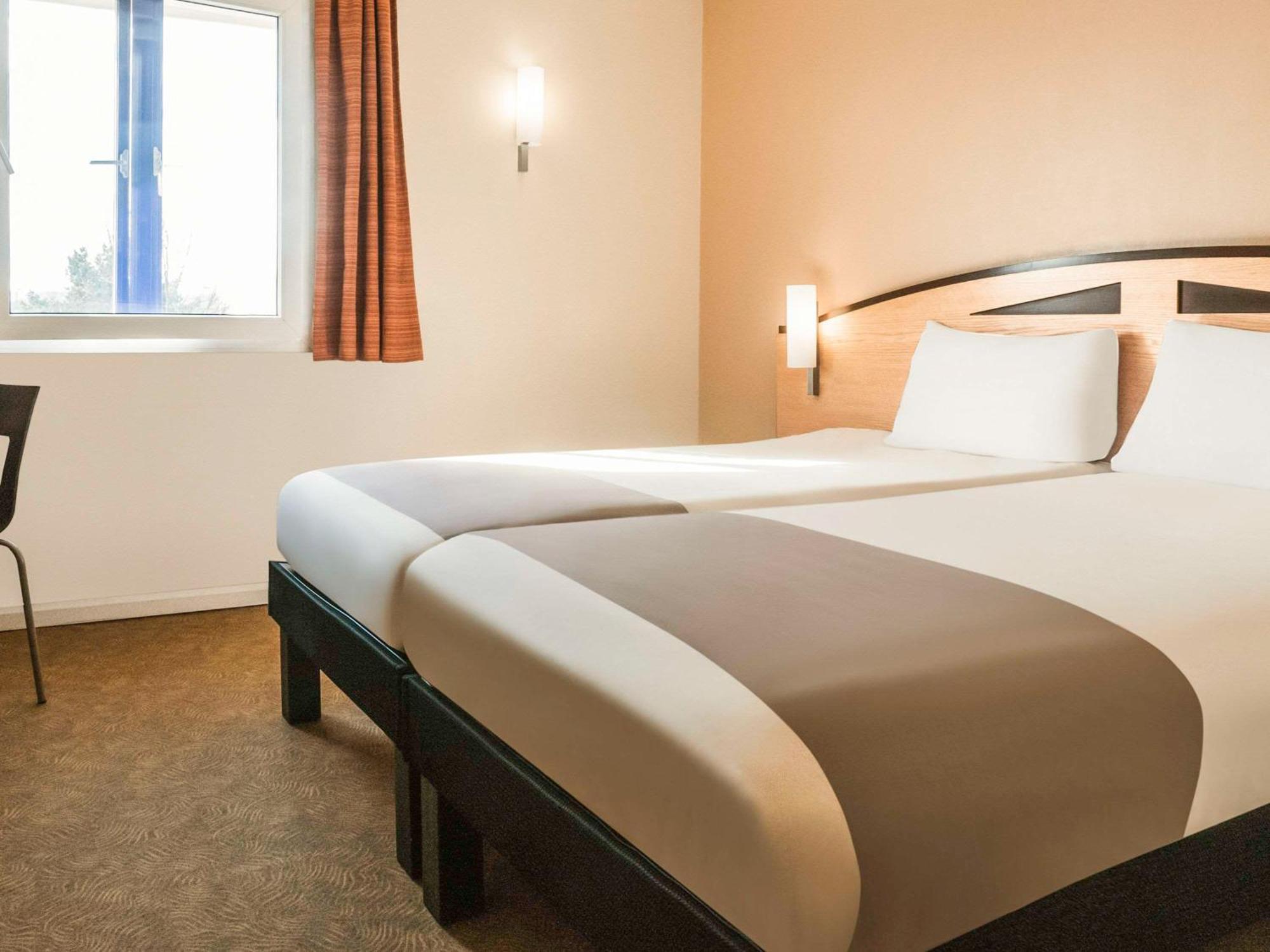 Ibis East - Отель Ротерхам